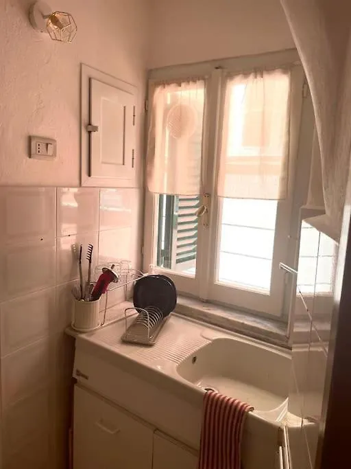 “A Ca Di Amelia” Apartment Savona 0*,  Italy